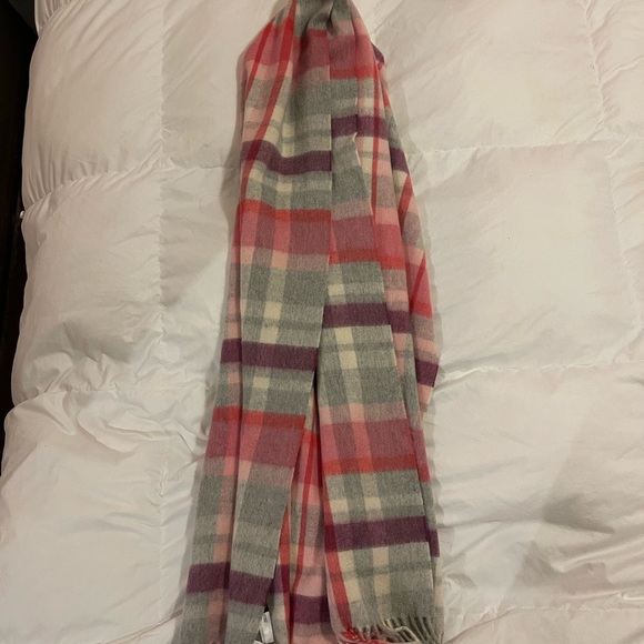 Talbots pink and grey 100% Cashmere scarf - Picture 3 of 3